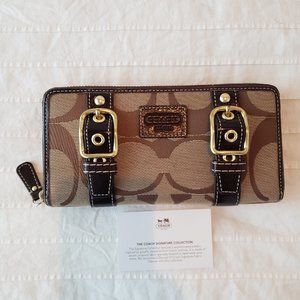 Coach Wallet - Signature Collection